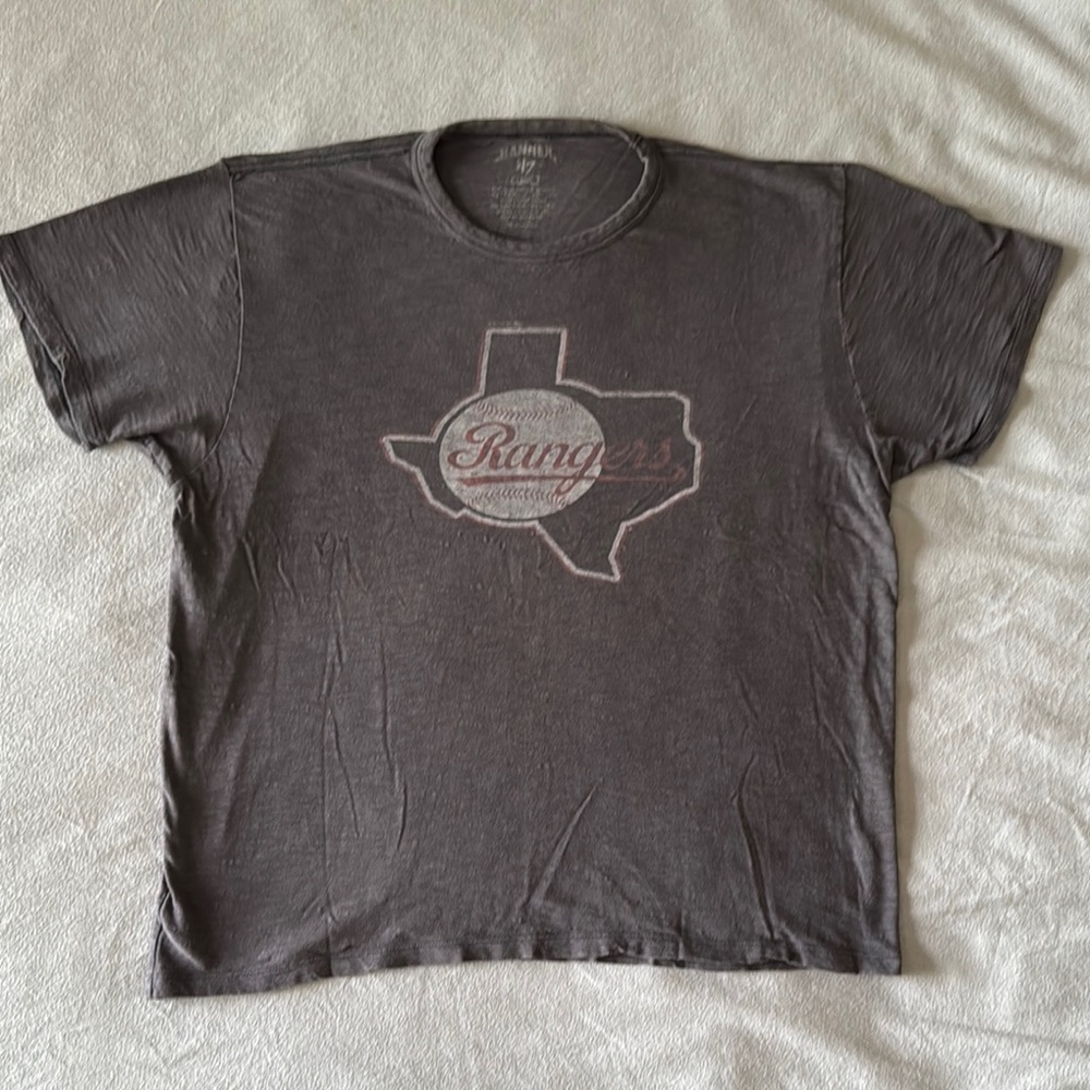 Men’s retro Large Texas Rangers t-shirt in great shape